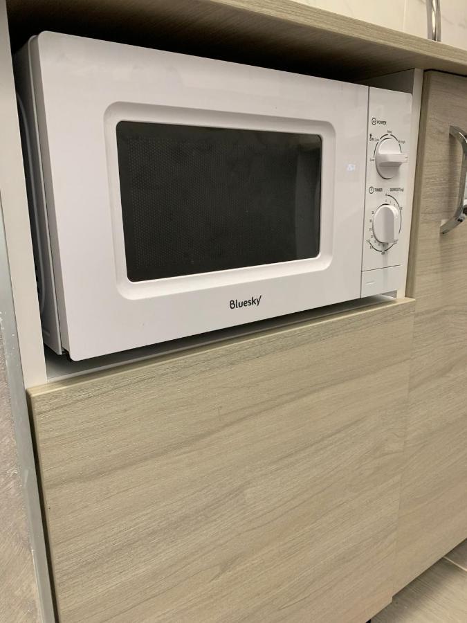 Chic Galati Apartment: Urban Escape Kültér fotó